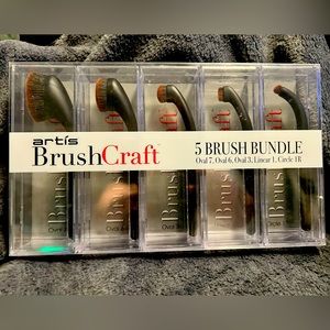 Artis Brush Craft set. Great for a detailed finish of your favorite makeup.